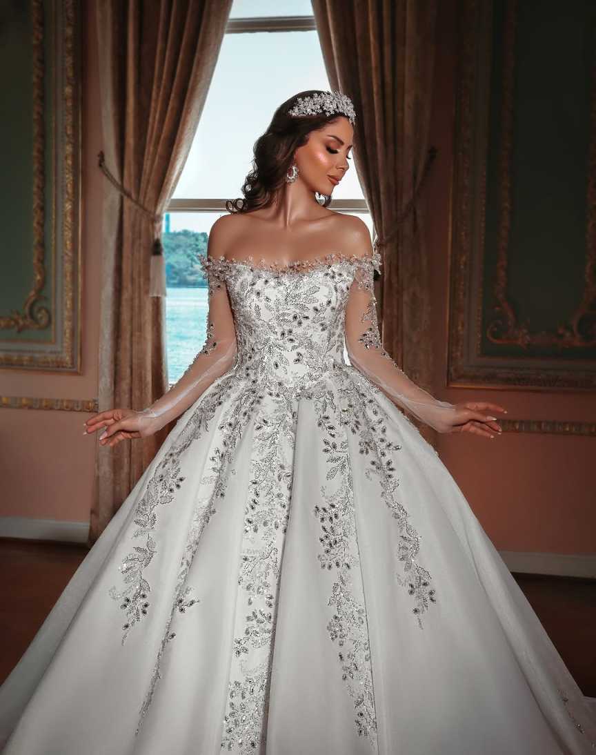Vintage A Line Women Wedding Dress Appliques Crystal Bridal Gowns Off Shoulder Long Sleeves Sweep Train Dress Custom Made vestidos de novia