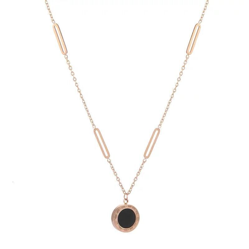 Light Double-Sided Roman Black and White Shell Necklace for Women, High-End Versatile Fashionable Titanium Steel Non-Fading Jewelry