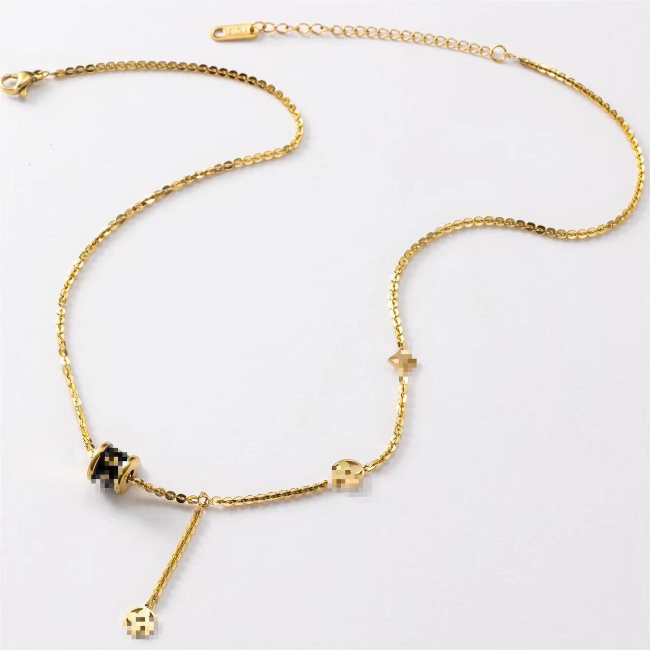Fashion Light Personality Temperament Hollow Flower Small Waist Necklace for Women High-end Titanium Steel Non-fading Jewelry