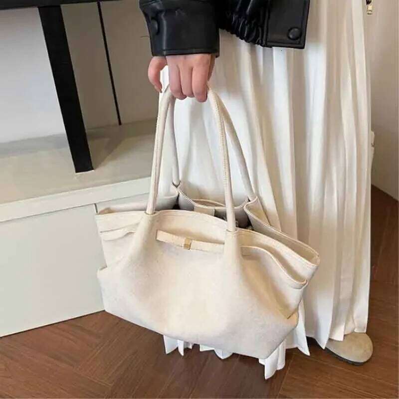 Fashion Trend Women Niche Multifunctional Large Capacity Shoulder Bag Wedding Tote Commuter Underarm Design Handbag 2024