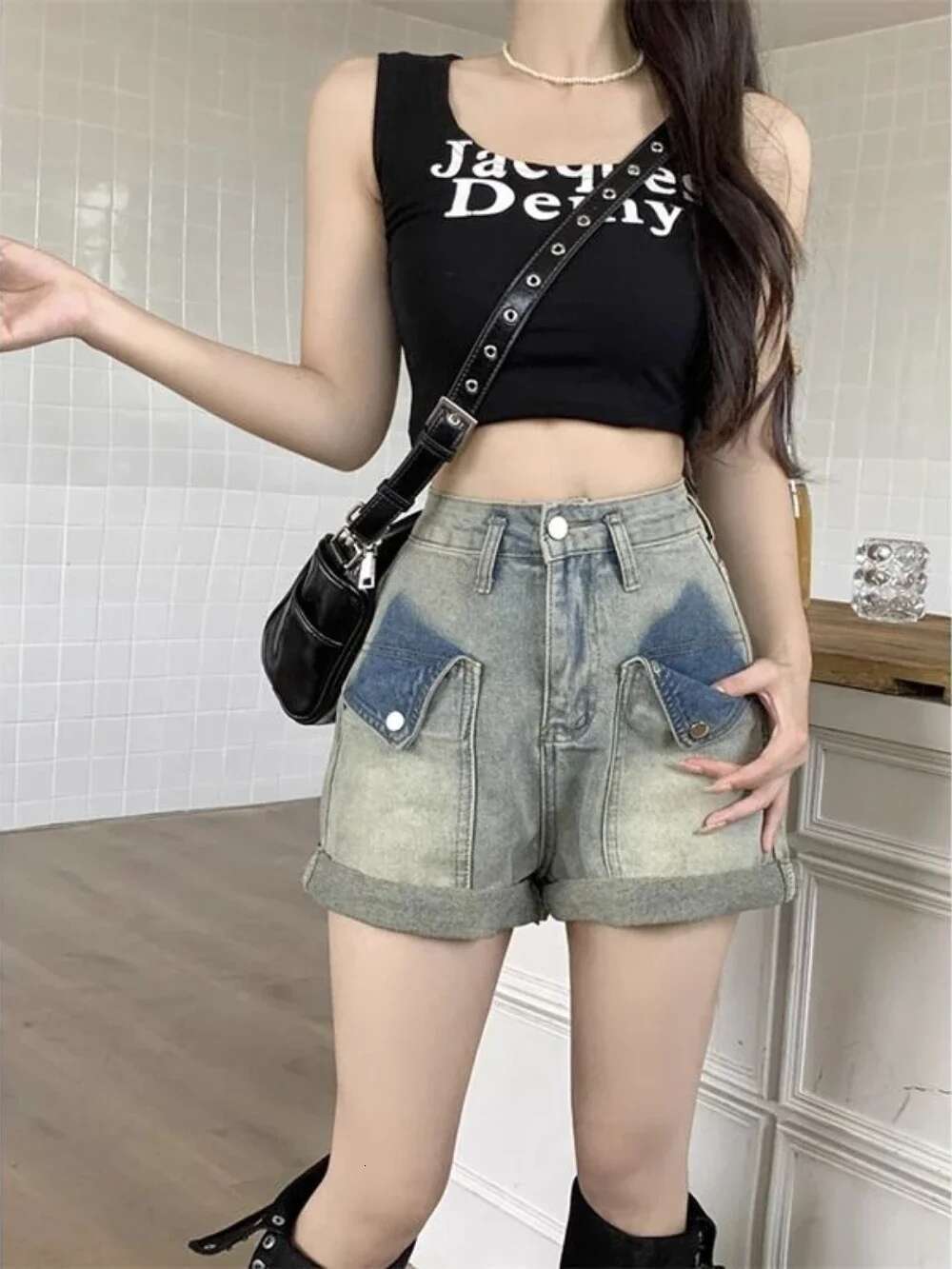 Blue With Waist Pocket Short Jean Pants Woman 2000s Clothes Y2k Trend 2025 Elegant Harajuku Fashion Flowy Denim Shorts for Women