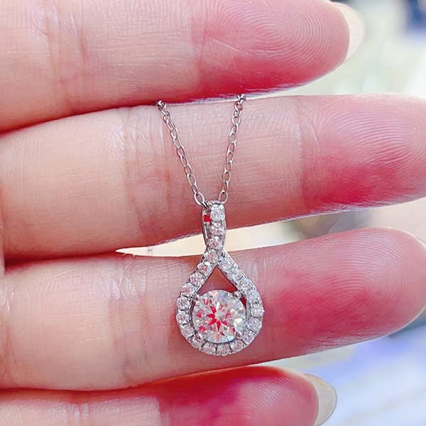 Customized designer brand 0.5 Cara Mozambique Diamond Pendant 925 silver chain Outer layer plated with 18K platinum Can be detected through diamond je