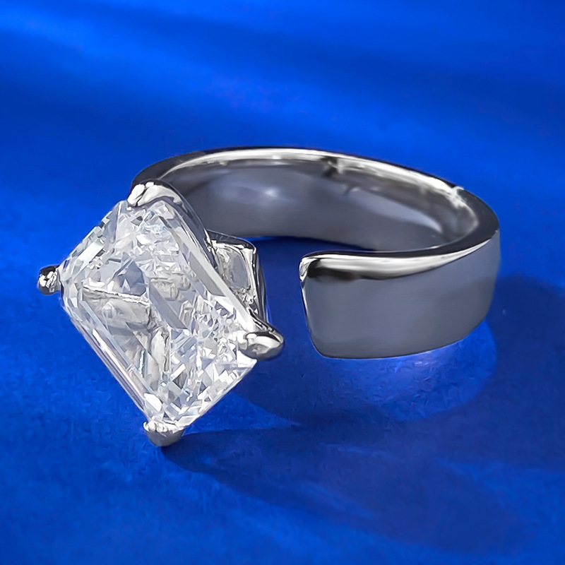 2025 Choucong Ins Top Sell Wedding Rings Elegant SParkling Luxury Jewelry 100% Real 925 Sterling Silver Emerald White Lab Moissanite Diamond Lady Open