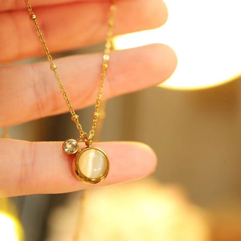 Fashionable and Elegant Versatile Light Style Dia-Encrusted Cat's Eye Stone Fortune Character Necklace for Women, Titanium Steel Non-Fading