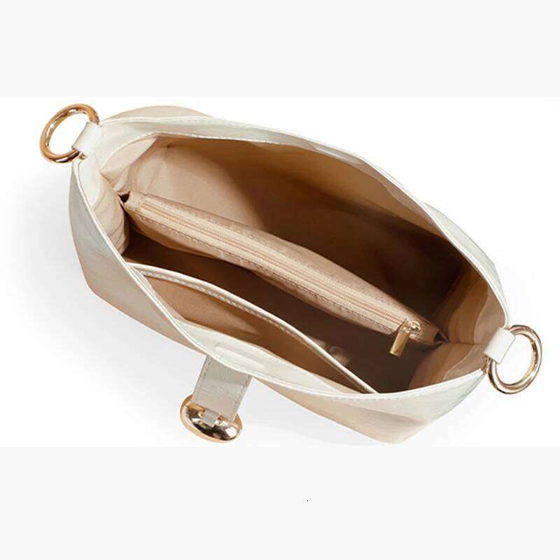 Shoulder Bag For Women New Fashion Soft Cow Leather Versatile Commuter Crossbody Bags Small Square Handbag Design Sense Handle