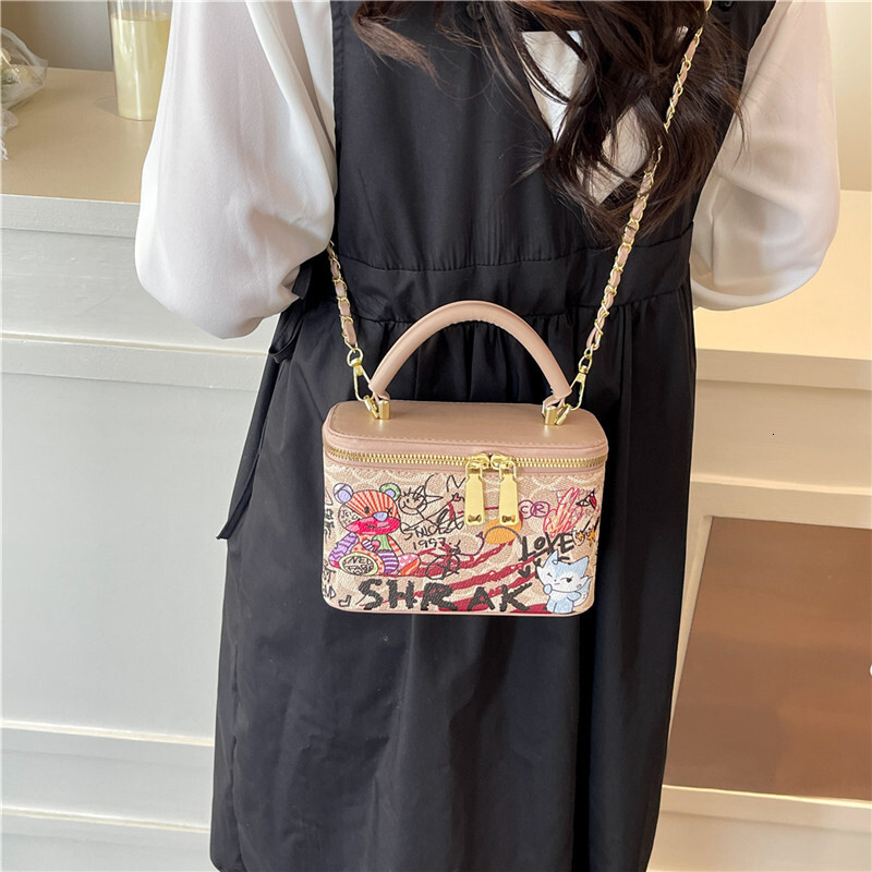 Free Shipping 2025 New Designer Bag Trendy Unique Graffiti Single Shoulder Handbag Large Capacity Fashionable High Quality Shopping Bag
