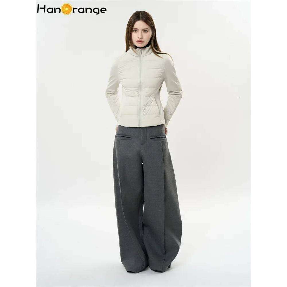 HanOrange 2024 Winter Fashion Outdoor Sports Quilted Jacket Women Splicing Lightweight Warmth Slimming Top White/Black