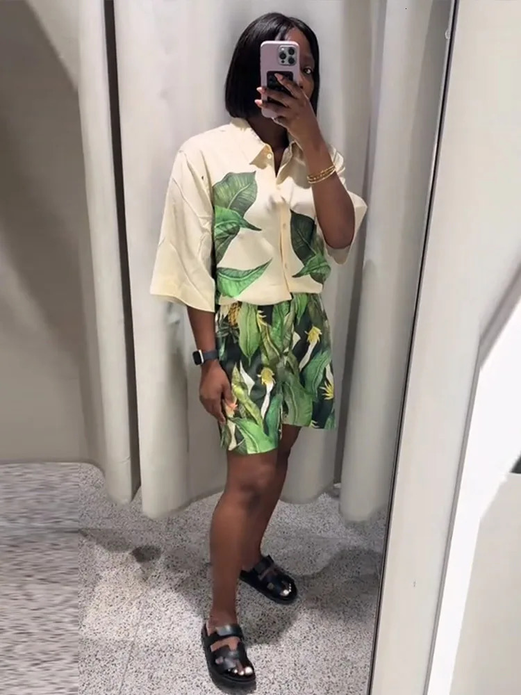 Casual Womens Flower Printed Shirts Short Suits Half Sleeve Turn-Down Collar Lady Sets 2025 Summer Fashion 2 Pieces Set Women 250616