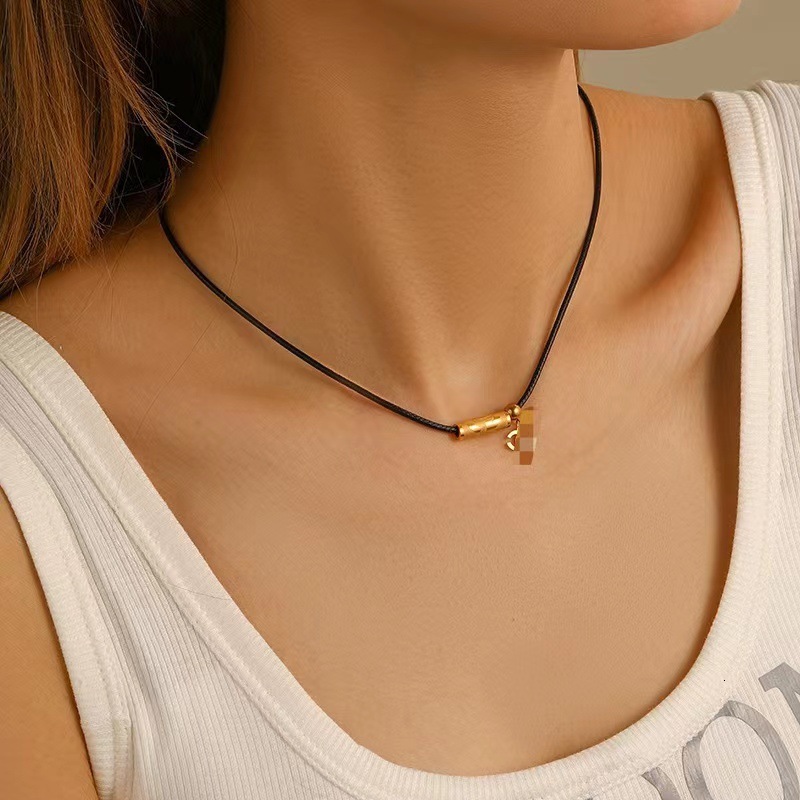 Fashion Small Fragrance Pendant Handwoven Durable Black Collarbone Sweater Chain Necklace Hanging Rope Wax Cord Jewelry