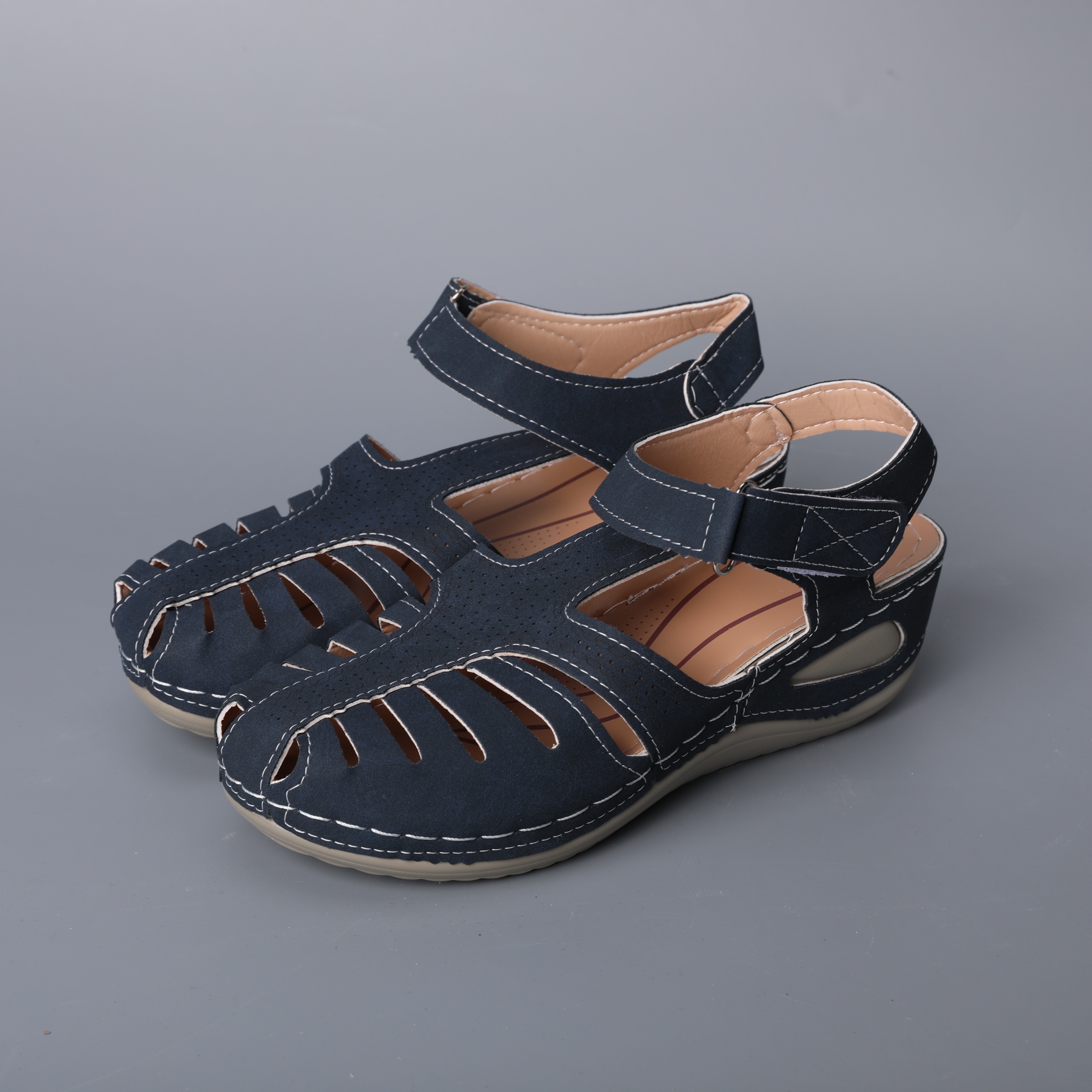 022-Women's Summer Fashion Classic Cave Shoes Thick Round Toe Oblique Heel Octopus Sandals Foreign Trade Plus Size Retro Toe Sandals