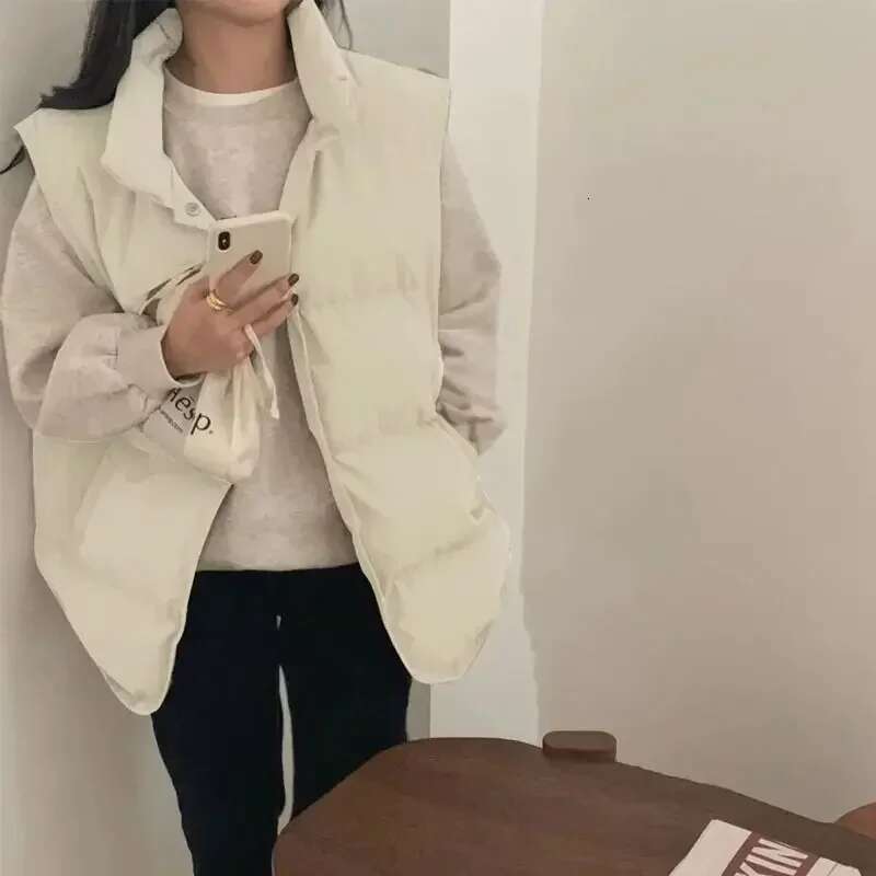 Short Loose Lady Giletes Half Sleeveless Cheap Warm Korean Style Womens Padded Cotton Vests Coats on Sale Trend 2025 Pretty