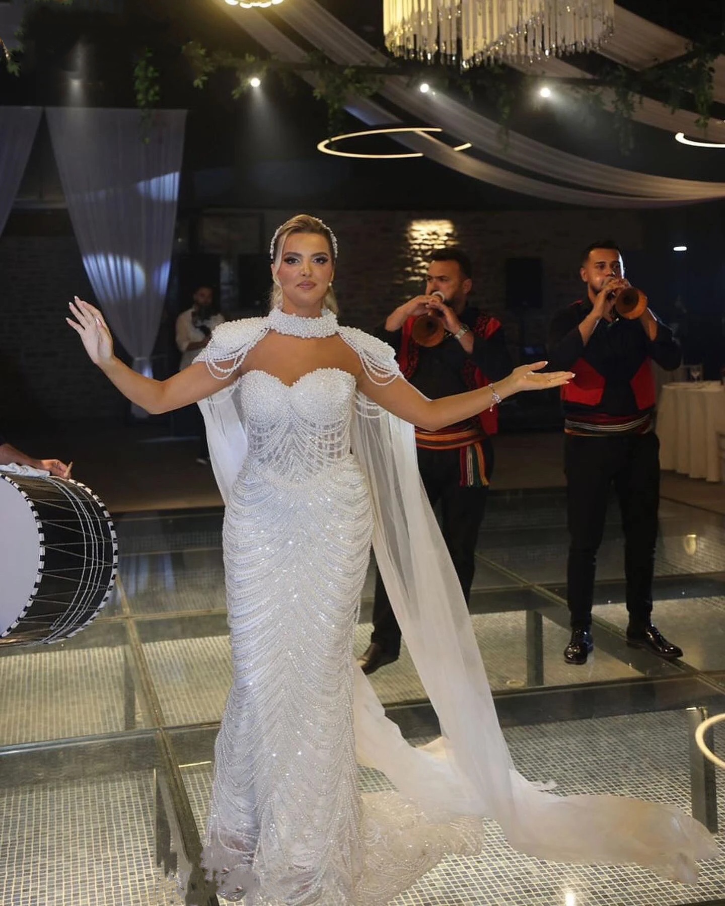 Luxury Wedding Dresses Pearls Strapless Bridal Gowns with Cape Sleeves Sequins Beading Tassel Mermaid Customized Bride Vestidos De Novia Plus Size