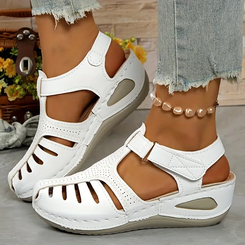 022-Women's Summer Fashion Classic Cave Shoes Thick Round Toe Oblique Heel Octopus Sandals Foreign Trade Plus Size Retro Toe Sandals