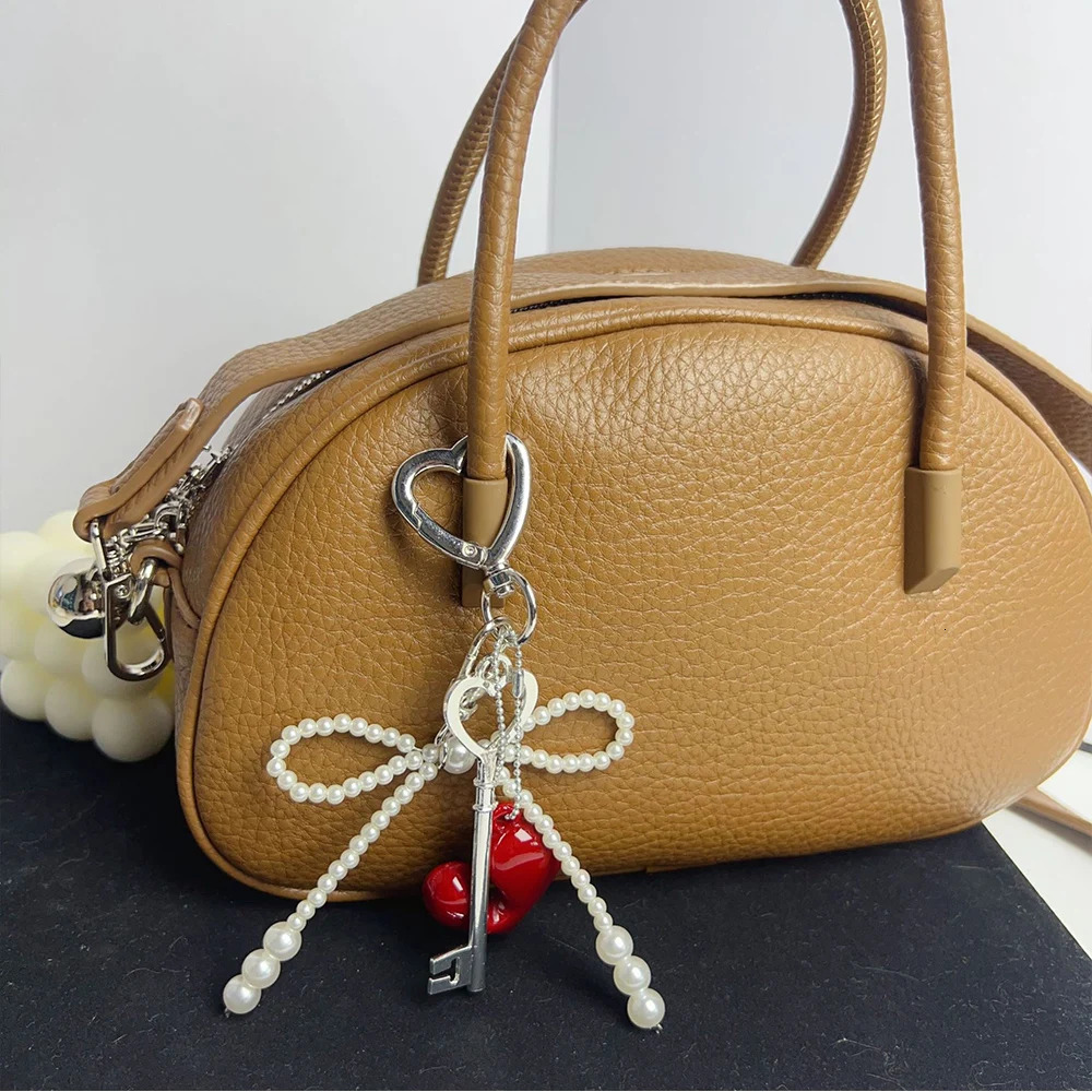 Fashion Red Love Y2k Keychain Korean Charm Bag Pendant Handmade Beaded Bownot Keyring Vintage Red Metal Hanging Accessories 250616
