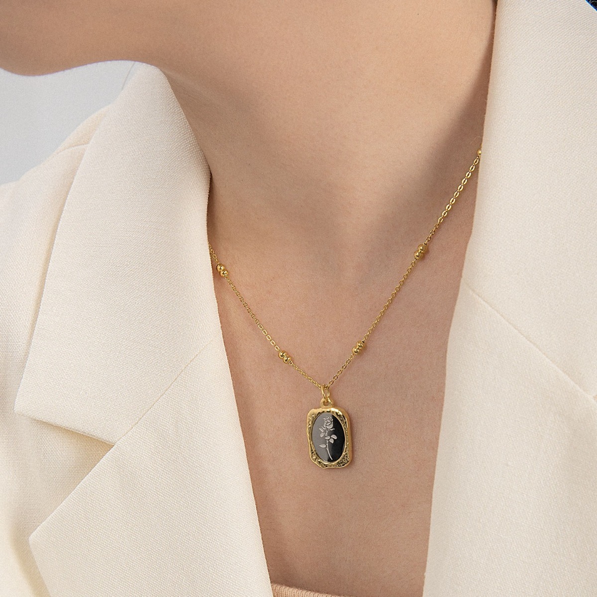 Fashion Light Style Personality Magic Mirror Rose Flower Necklace for Women Design Titanium Steel Non-Fading Jewelry