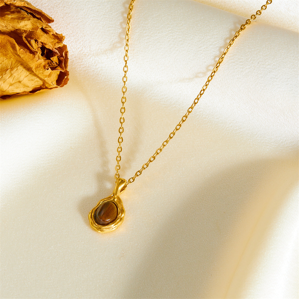 Light Personality Versatile Tiger Eye Stone Necklace for Women, Elegant and Sophisticated, Niche Titanium Steel Non-Fading Jewelry