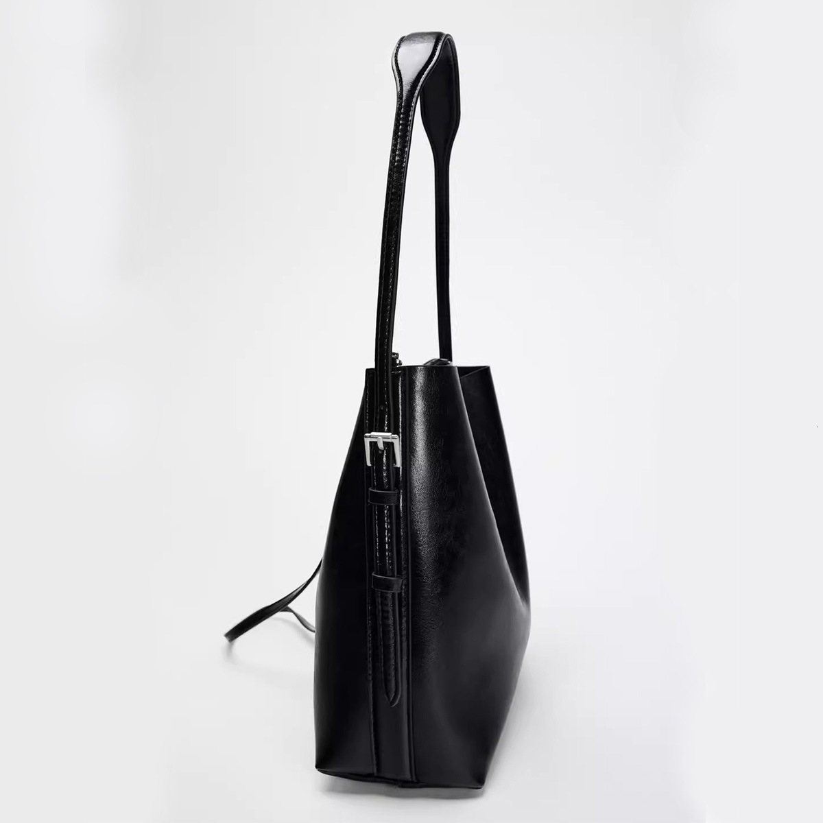 Free Shipping Designer 2025 autumn New Women's Bag Luxury Bag Black Elegant Double Strap Single Shoulder Fashion Handbag Crossbody Bucket Bag Wat