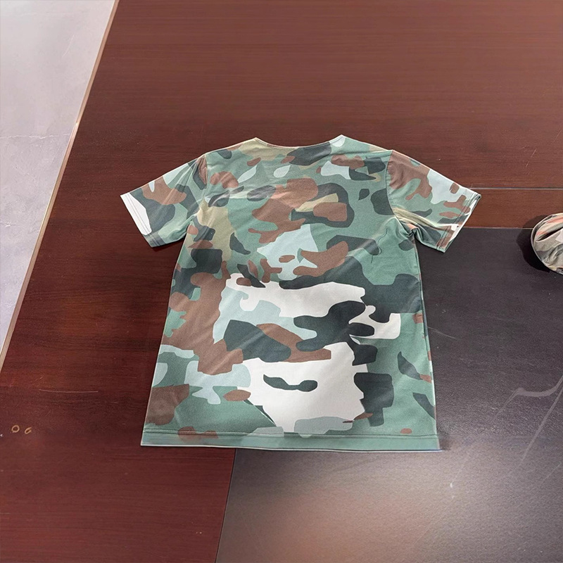 Men's T-shirt New V-neck thin short-sleeved men's T-shirt outdoor jungle camouflage pocket men's short-sleeved T-shirt European size: S