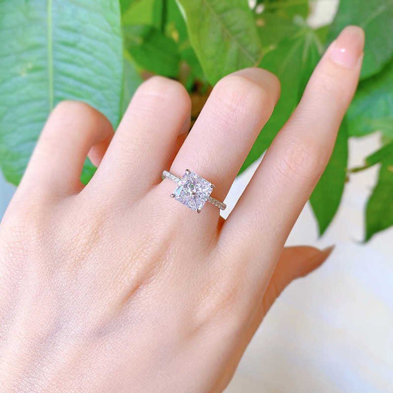 Choucong Ins Top Sell Sparkling Bright Wedding Rings Women Luxury Jewelry Geunine 100% 925 Sterling Silver 18K Gold Party Eternity White Moissanite Di