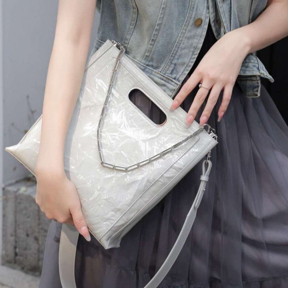Women's Shoulder Bag Crossbody bag Design Top Layer Flower Pattern Lacquered Cowhide High-End New Fashion Single Versatile