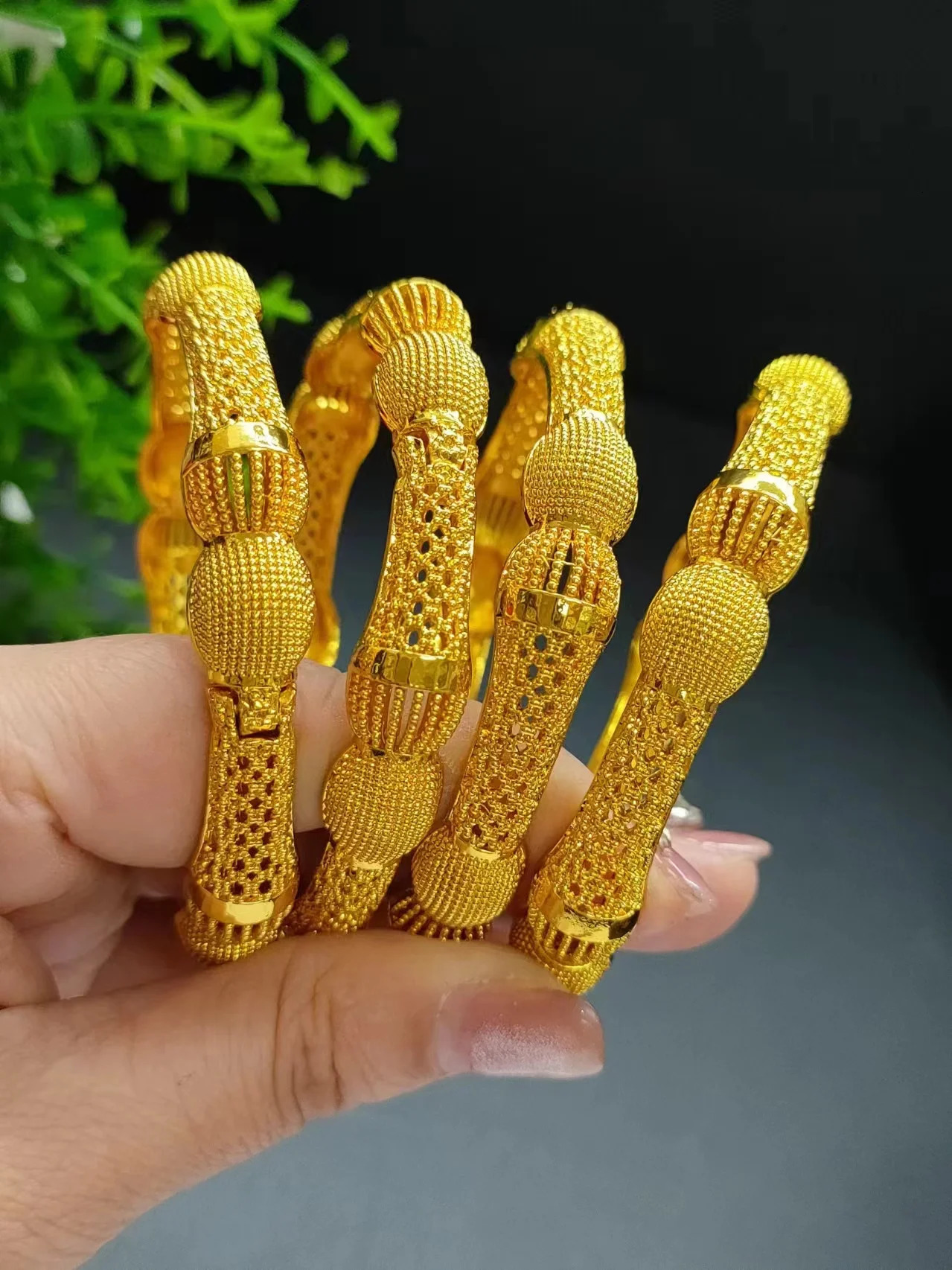 4pcs Dubai Gold Color Bangles Bracelets Nigerian Bridal Wedding Party Jewelry Gifts Hawaiian Arabic African Bangles 250616