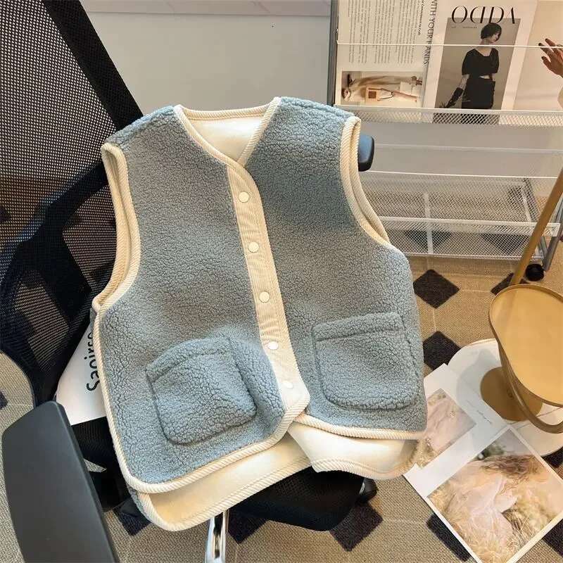 Half Short Womens Vests Solid Color Lightweight Padded Pretty Autumn Lady Lamb Plush Giletes Clothes Fashion 2025 Cold Youthful