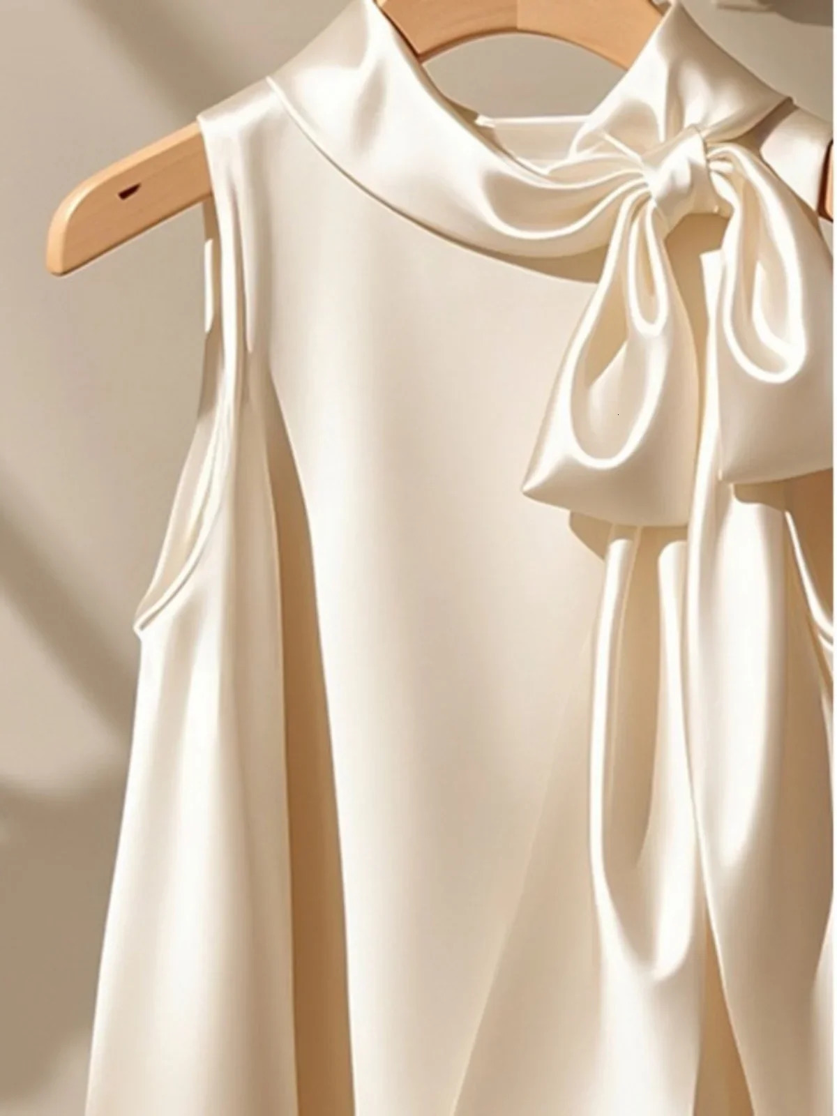 Autumn Fashion High end Chic Champagne White Satin Halter Neck Tank Top Women Blouses Light Mature French Bow Sleeveless Shirt 250614