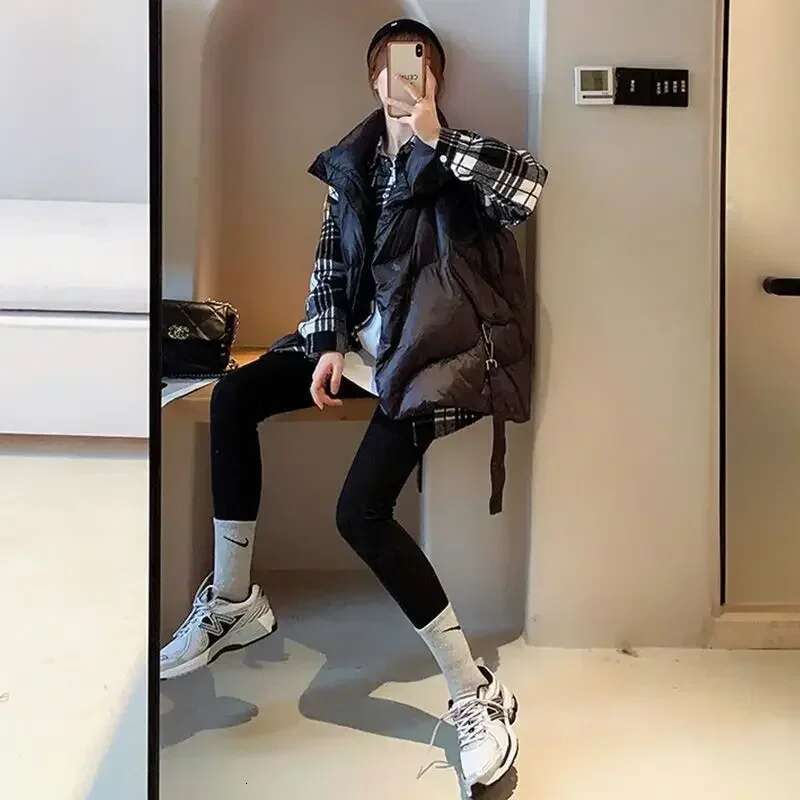 Loose Solid Color Womens Puffer Vests Pretty Trend 2025 Casual Classic Cheap Lady Down Giletes Lightweight Padded Autumn Warm