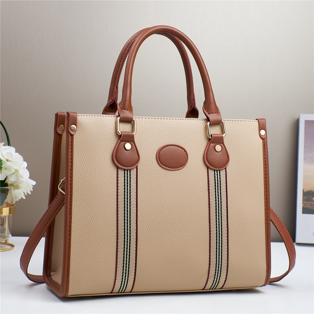 Designer Handheld Tote Bag 2025 Summer New Fashion Women's Bag Middle-aged Ladies Bag Crossbody Bag Elegant Middle-aged Mom Bag Luxury Bag Free S