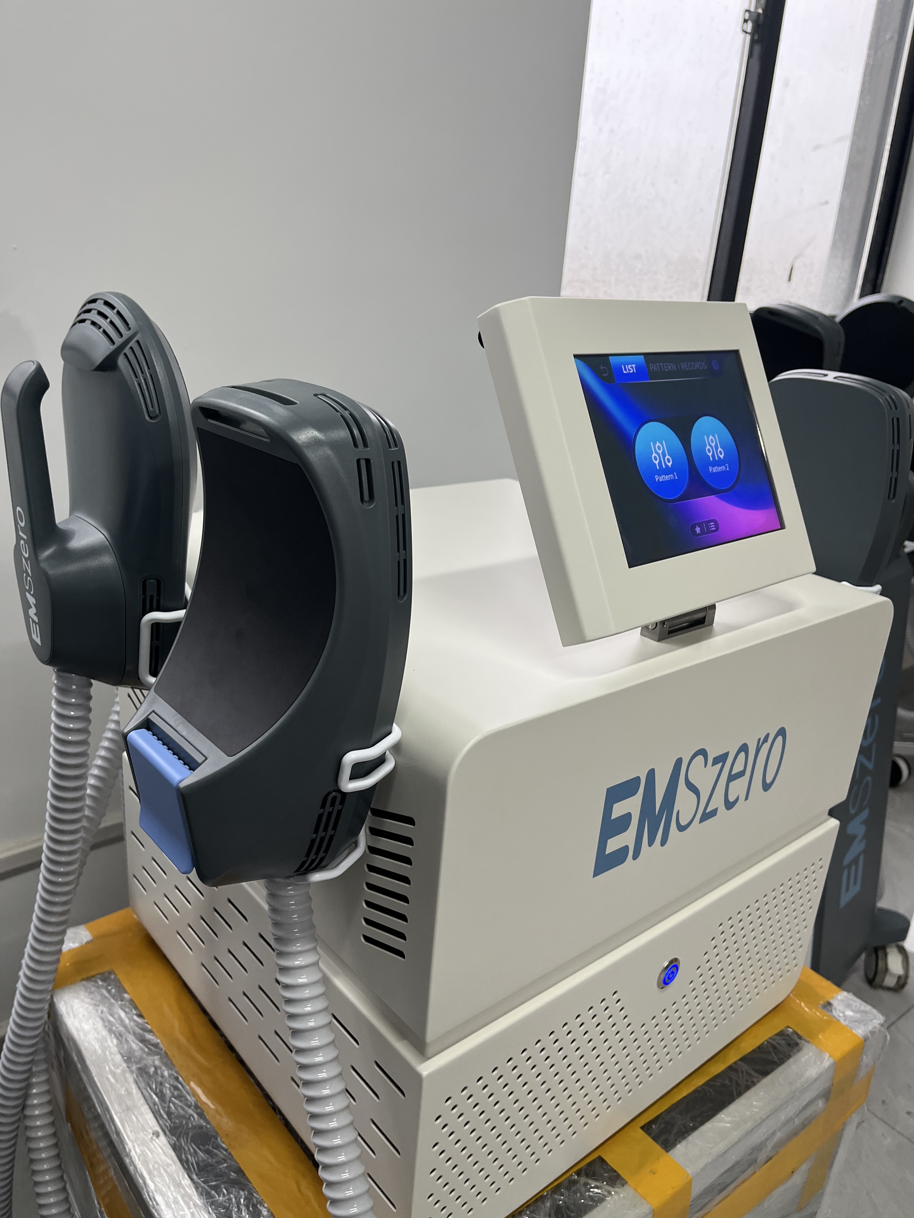 Muscle Toning Machine EMSZERO Fat Burning 15Tesla HI-emt Body Contouring 6500W Slimming Equipment Build Abs Tone Buttocks Professional