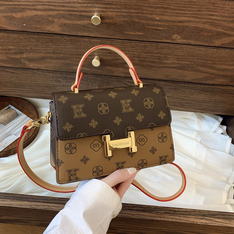 2025 Free Shipping Women's Designer Luxury New Fashionable Retro Small Square Bag Versatile Single Shoulder Crossbody Bag brown white