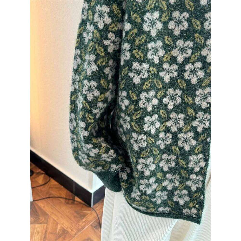 HanOrange 2024 Early Spring Retro Lazy Green Floral Wool Knitted Cardigan Women Delicate Skin Friendly Sweater Top