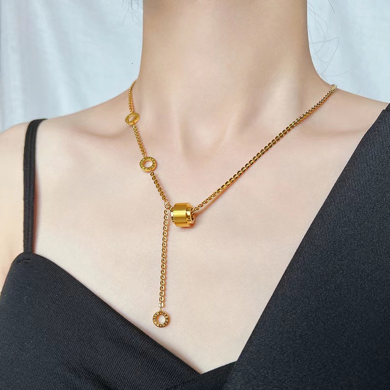 Fashion Light Tassel Matte Small Waist Necklace for Women High-end Design Titanium Steel Non-fading Jewelry