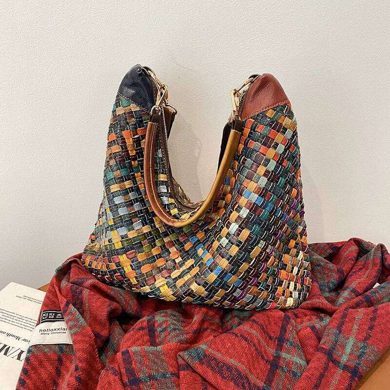 2025 High-End Woven For Women, French Style, Versatile Underarm Crescent-Shaped Bag, Commuter Single-Shoulder Bag