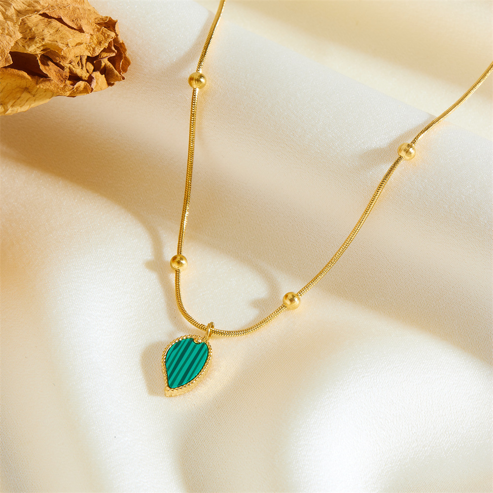 Light Fashion Multi-layer Inlaid Leaf Stacking Necklace for Women Titanium Steel Design Non-fading Jewelry