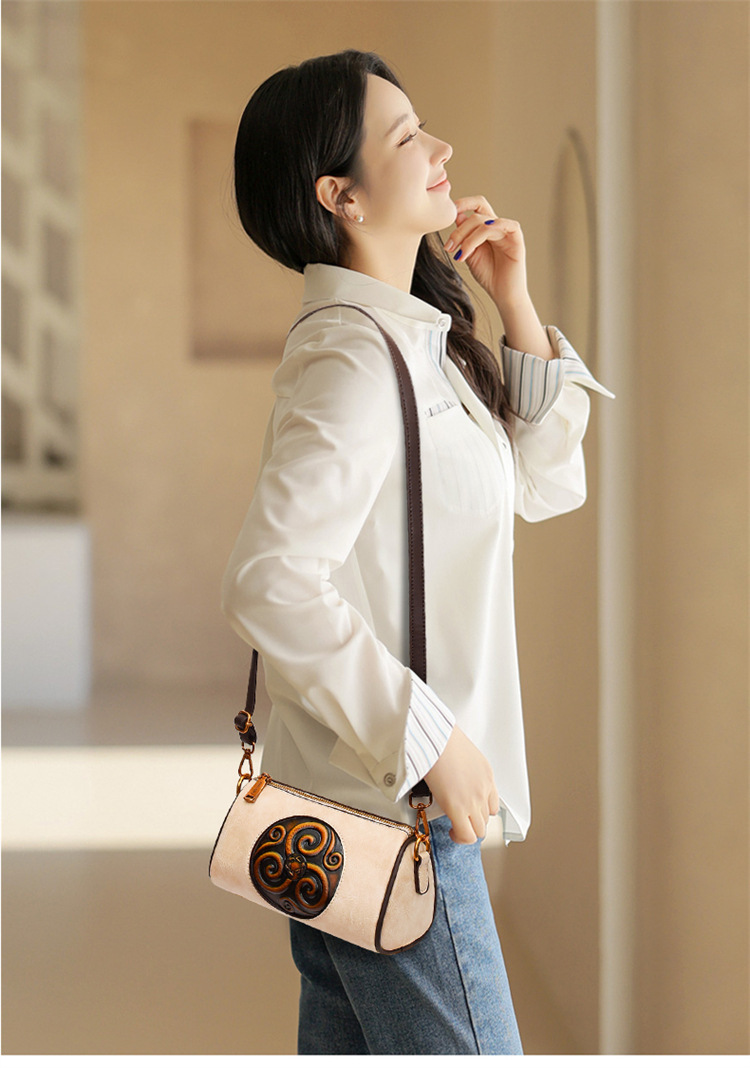Free Shipping 2025 New Designer Bag Large Capacity Casual Women's Shoulder Handbag Embossed Fashionable High-quality Shopping Bag