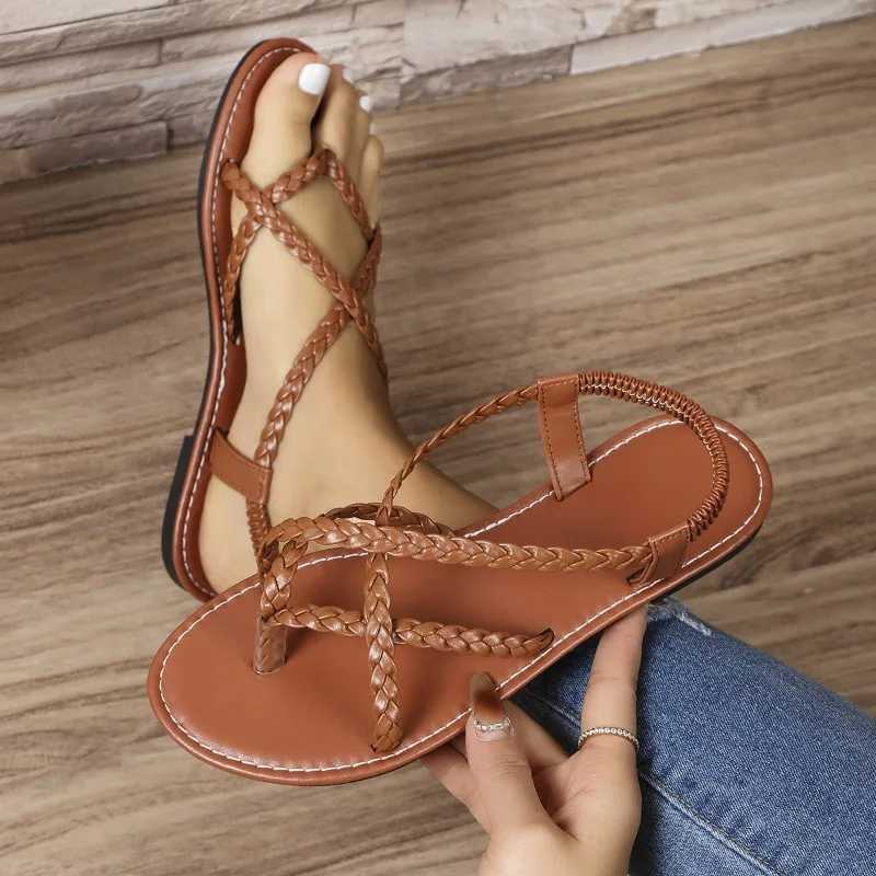 Flat Sandals New Summer 2024 Solid Color Woven Herculean Flip-toe Sandals Women Wear Beach Sandals Z250617