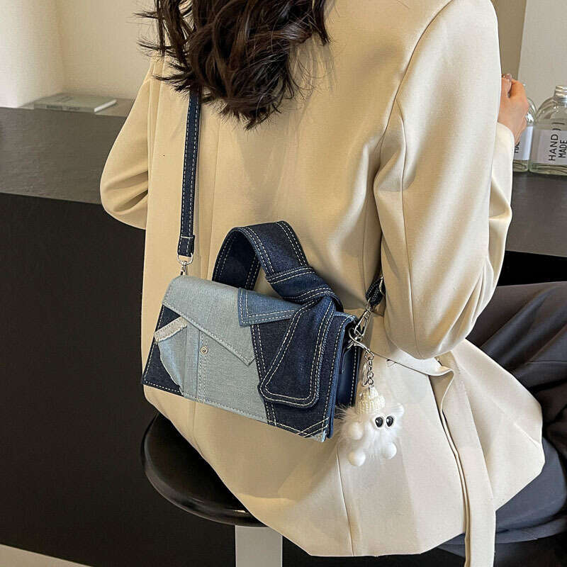 Niche Designer Tote Bag Luxury Purse Beach Denim Handbag Women Hobo Versatile Crossbody Bag Fashion Shoulder Commuter Small Square Denim Bag Backpack
