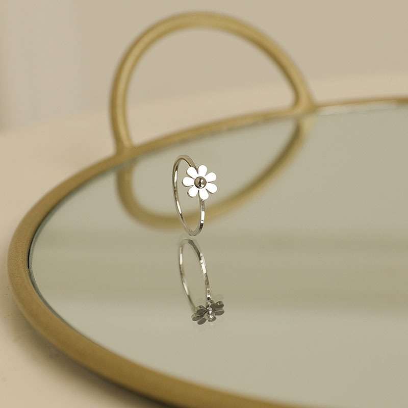 Minimalist Fashionable Temperament Japanese and Korean INS Style Personality Daisy Flower for Women Titanium Steel Non-Fading Ring
