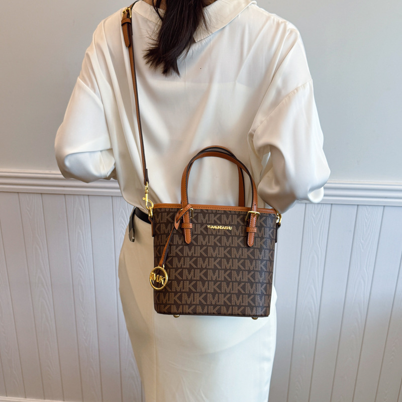 designer High-end Retro Handbag Basket Bag for Women 2025 New Mini Tote Bag Ladies Shoulder Bag Crossbody Bag