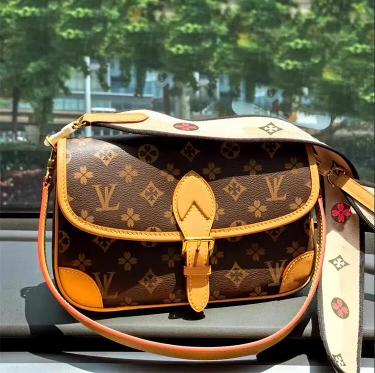 Fashion women shoulder Postman bag Women Satchel Shoulder Clutch Cross body leather hobo Chain handbag Presbyc Drawstring Bucket