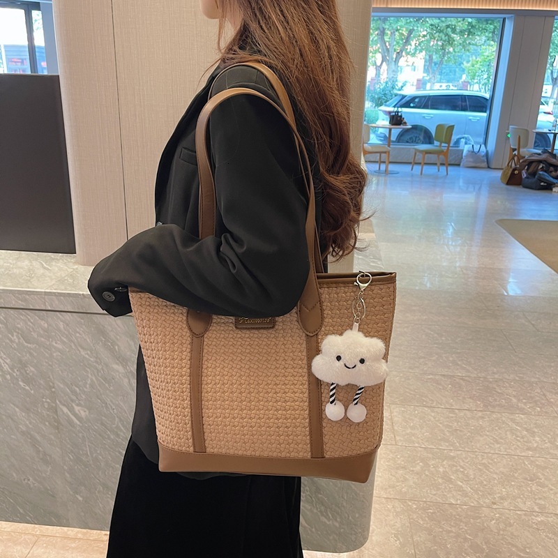 High quality brand new high-quality free designer bag new grid pattern fashionable multifunctional shoulder cross body handbag commuting bag new free 