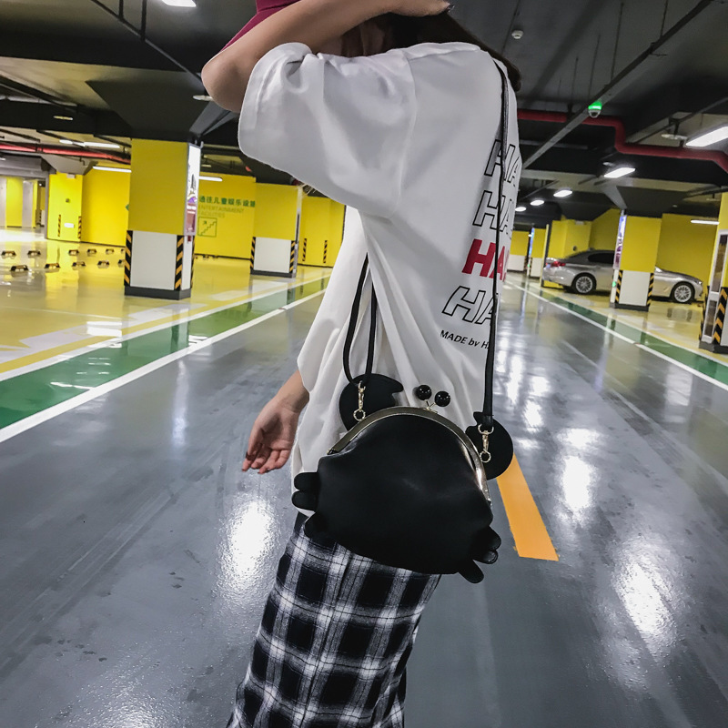 Free Shipping 2025 New Designer Bag Casual Cute Crab Shaped Fun Animal Handbag Fashionable High-quality Shopping Bag