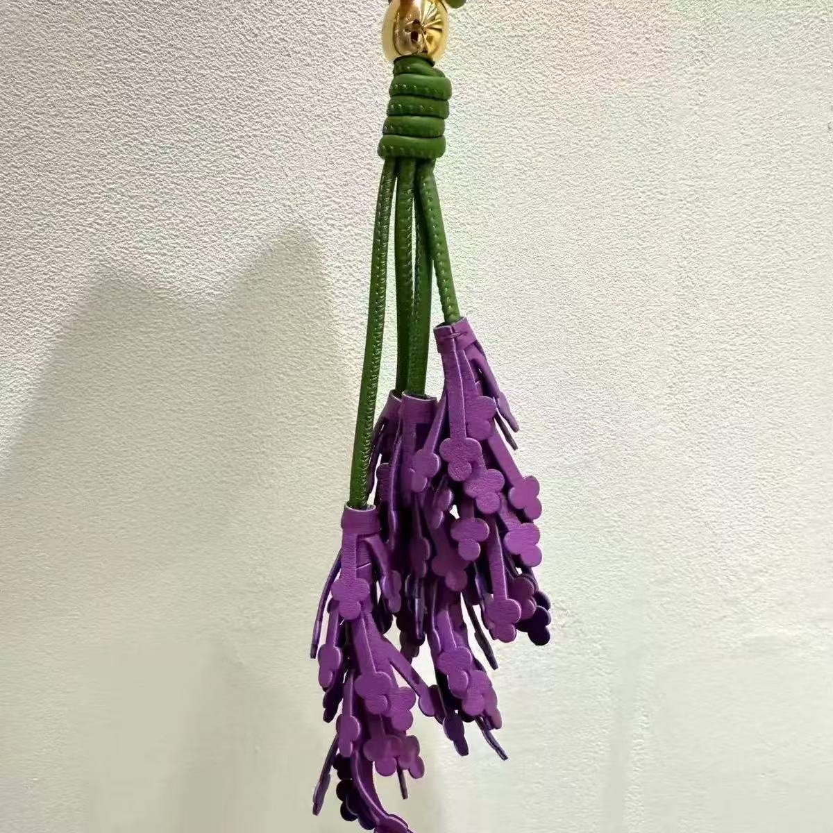 Bag charms Lavender Tomato vine charm in classic calfskin Luxurys designer Fashion style Designer Woman Pendant suitable Cute Handbag Accessories