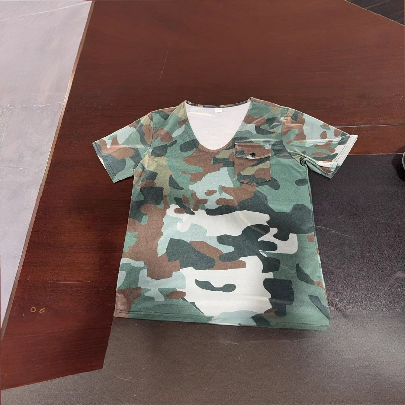 Men's T-shirt New V-neck thin short-sleeved men's T-shirt outdoor jungle camouflage pocket men's short-sleeved T-shirt European size: S