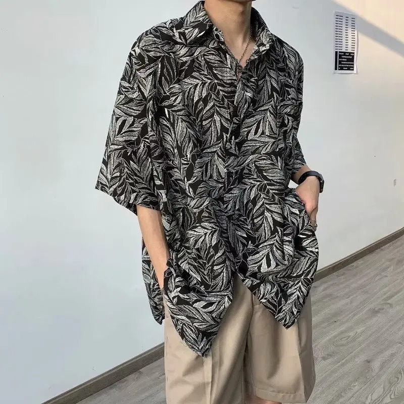 Retro short-sleeved shirt for men trendy and stylish Harajuku style loose-fitting five-point sleeve fashionable and casual 250614