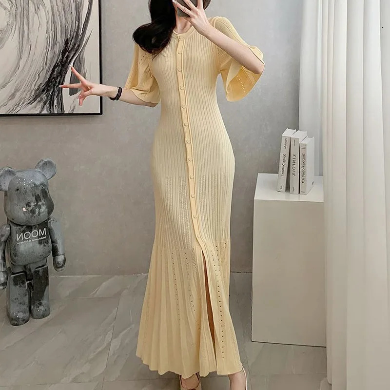 Summer Spring French Elegant Fragrance High-end Slimming Knitted Mermaid Dress Hollow Slimming Fish Tail Knit Dress 250616