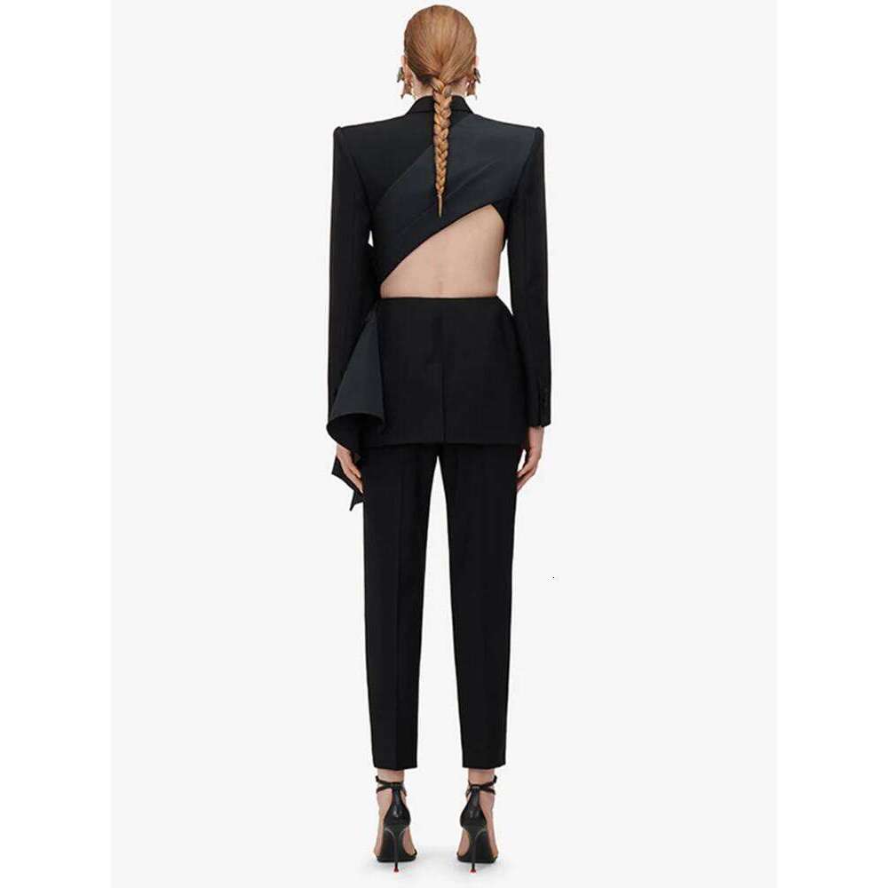 Designer Clothing 2025 TWOTWINSTYLE Solid Spliced Bowknot Hollow Out Blazer For Women Notched Collar Long Sleeve Tunic Temperament Blazers Female New