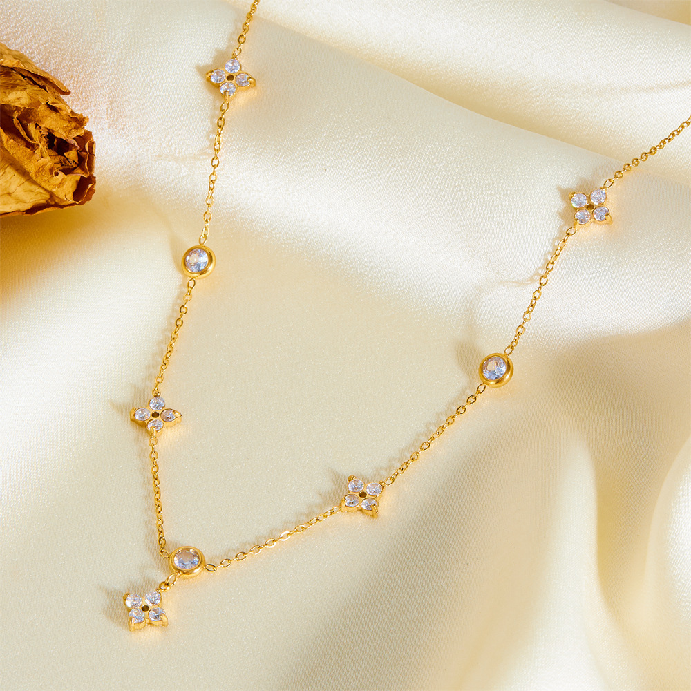Fashionable Light Dia-Encrusted Necklace for Women, Niche High-End Versatile Titanium Steel Non-Fading Jewelry