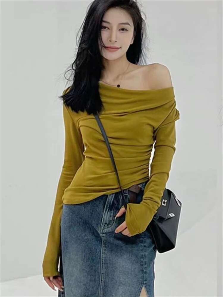 Women Black Tshirt 2025 Off Shoulder Yellow Woman T-shirt Sexy Clothing Tall Korean Fashion Top for Goth Emo Polyester Old O Tee